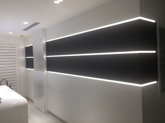 لمحات LED الألومنيوم المصقول 2m للأثاث الزجاج مجلس الوزراء